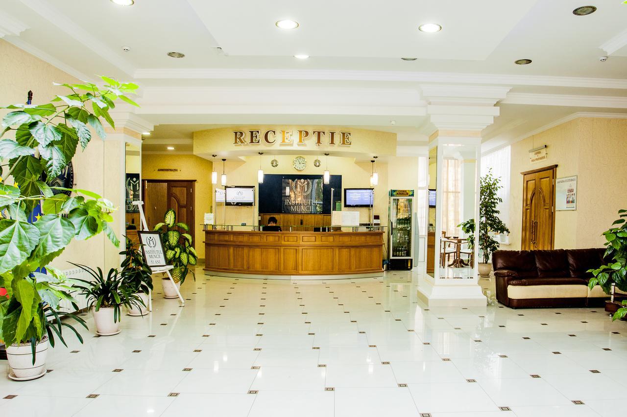 Institutul Muncii Otel Kişinev Dış mekan fotoğraf